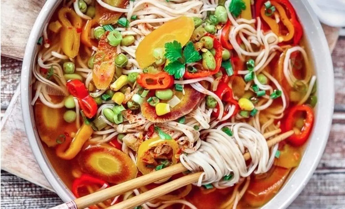 طرز تهیه سوپ نودل چینی خوشمزه