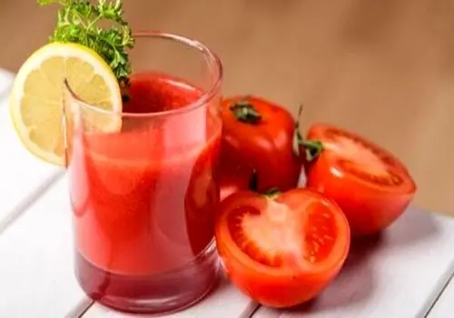 خواص فوق‌العاده آب گوجه‌فرنگی برای زیبایی 