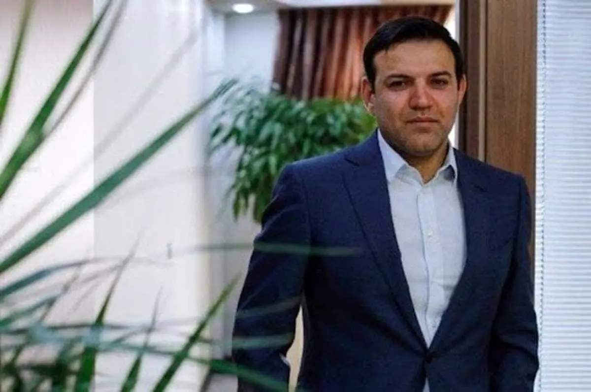 رئیس فدراسیون فوتبال به سوگ نشست
