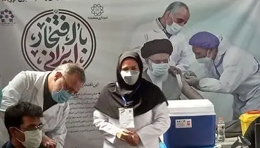 تزریق واکسن به مردم توسط شهردار تهران + فیلم