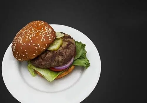طرز تهیه همبرگر خانگی به سبک رستورانی+فیلم