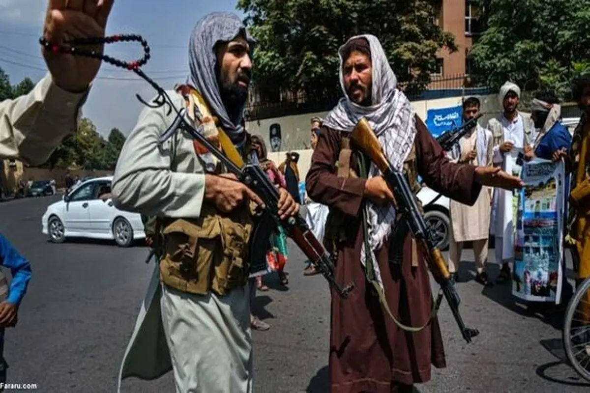 طالبان یک نوجوان را در ملاء عام شلاق زدند + فیلم