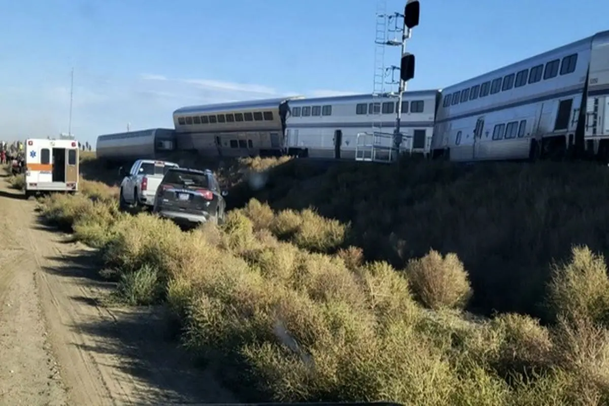 ۳ کشته و چندین مجروح درپی خروج قطار در مونتانای آمریکا + فیلم