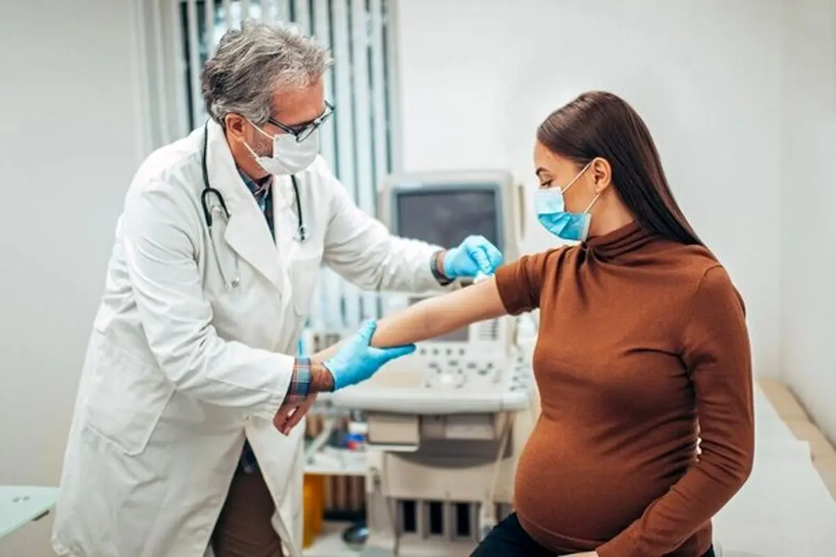 ارتباط واکسن‌های کووید ۱۹ و بارداری چیست؟