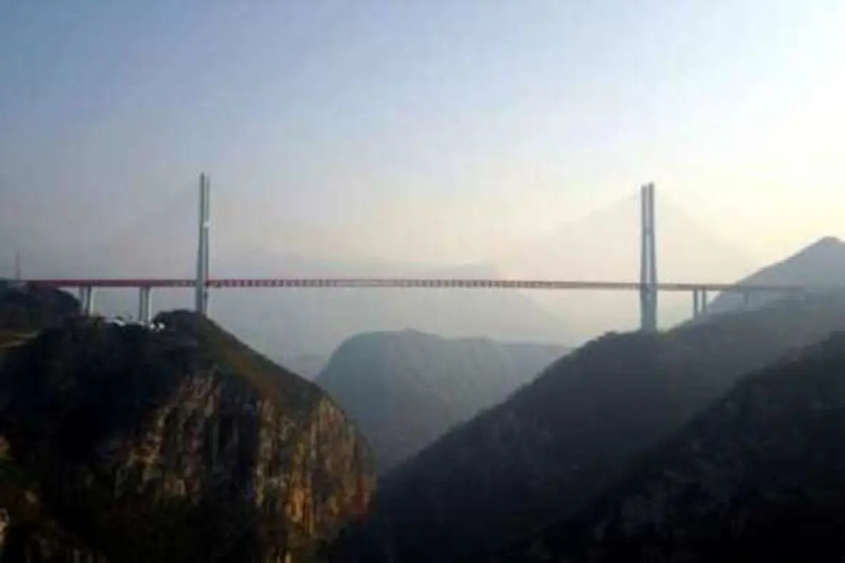 ساخت بزرگترین پل معلق جهان در چین + فیلم