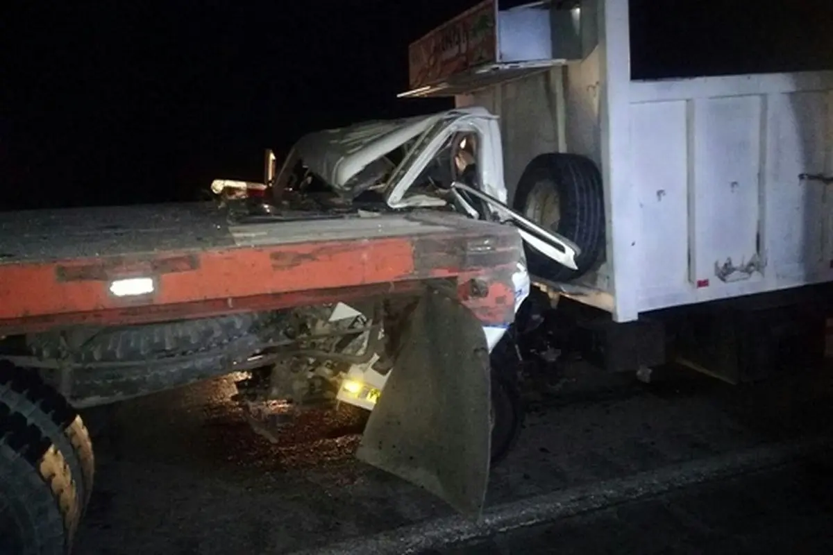 ۴ کشته و یک مصدوم در اثر برخورد کامیونت با تریلی
