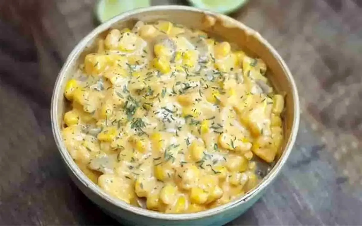 طرز تهیه ذرت بخارپز با سس پنیر؛ طعمی متفاوت از یک خوراکی خاطرهانگیز