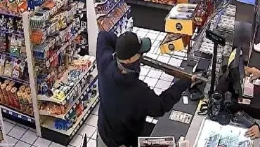 لحظه هولناک سرقت مسلحانه از فروشگاه در برزیل+ فیلم