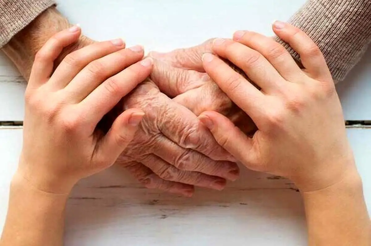 ۱۰ ماده غذایی که پوست را زشت و پیر میکند