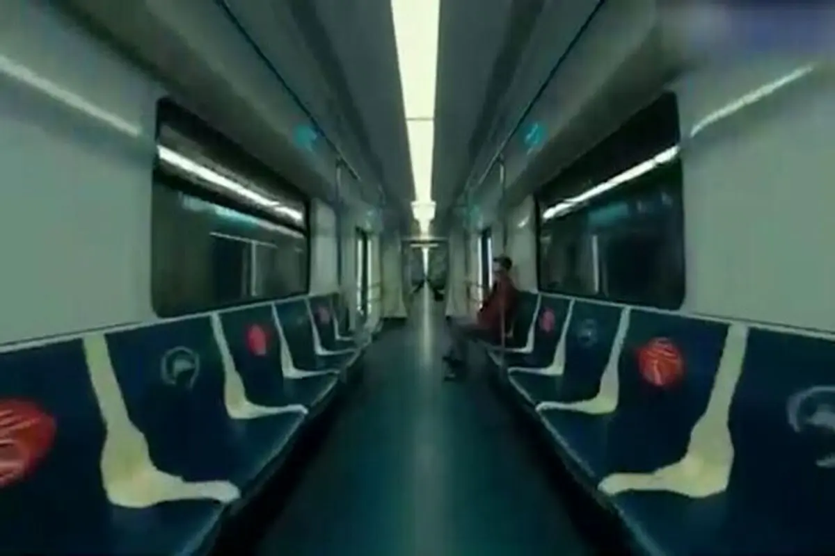 تصاویر ثبت شده از یک کوادکوپتر در واگن مترو + فیلم