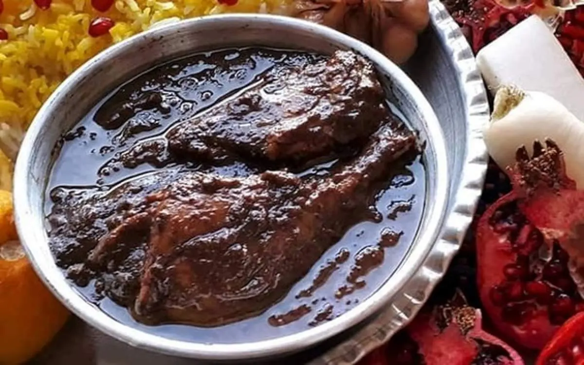 طرز تهیه فسنجون با مرغ بریان خوشمزه و مجلسی