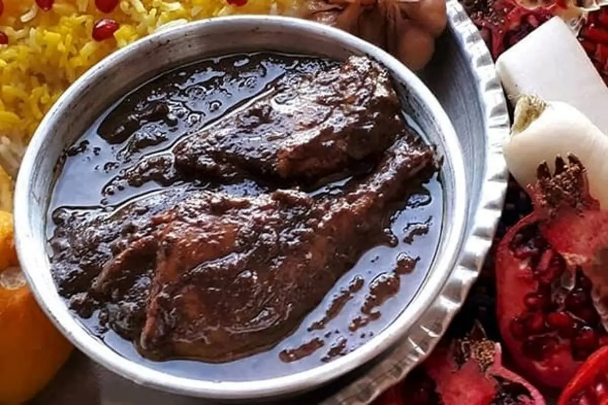 طرز تهیه فسنجون با مرغ بریان خوشمزه و مجلسی