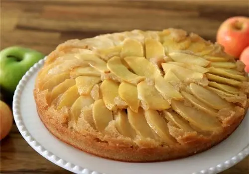 روش تهیه کیک سیب بدون کره مخصوص شب یلدا