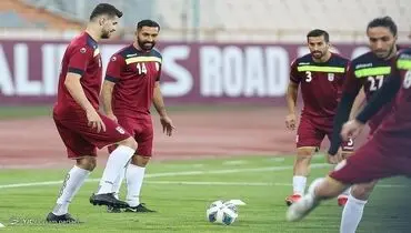 خط قرمز اسکوچیچ روی نام دو بازیکن دیگر