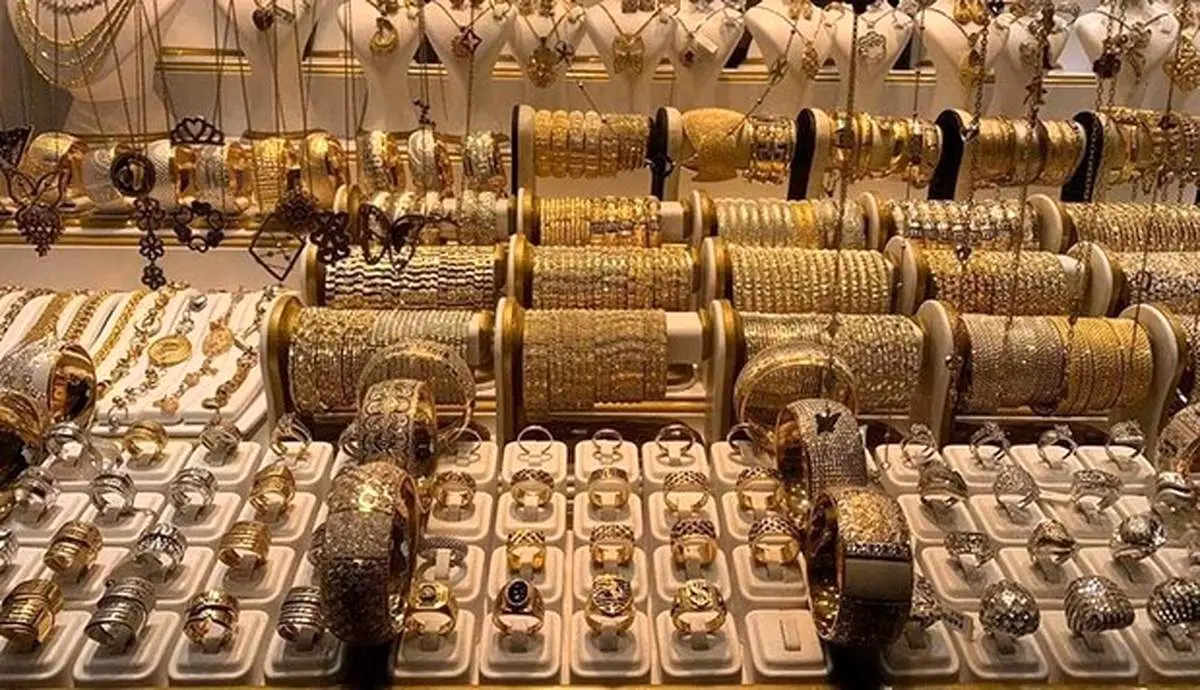 روند صعودی قیمت سکه و طلا همزمان با افزایش نرخ ارز / افزایش ۱۳ دلاری بهای جهانی طلا / قیمت دلار در بازار آزاد ۲۷۲۵۰ تومان! + فیلم