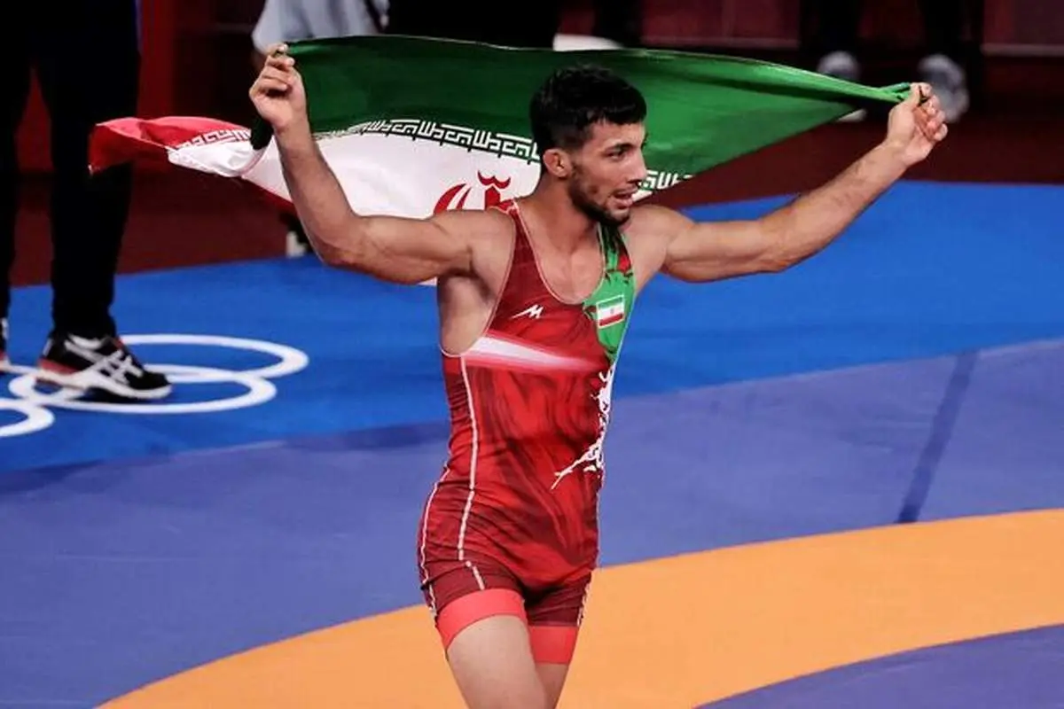 از محمدرضا گرایی قهرمان جهان در فرودگاه شیراز استقبال شد +عکس