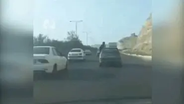 حرکت نمایشی خطرناک و باورنکردنی یک شهروند با پژو ۲۰۶ در تبریز + فیلم