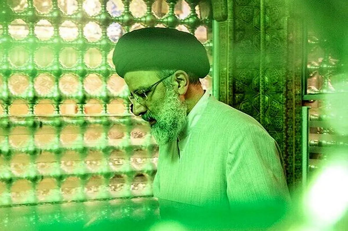 رئیسی به زیارت حرم مطهر شاهچراغ(ع) رفت
