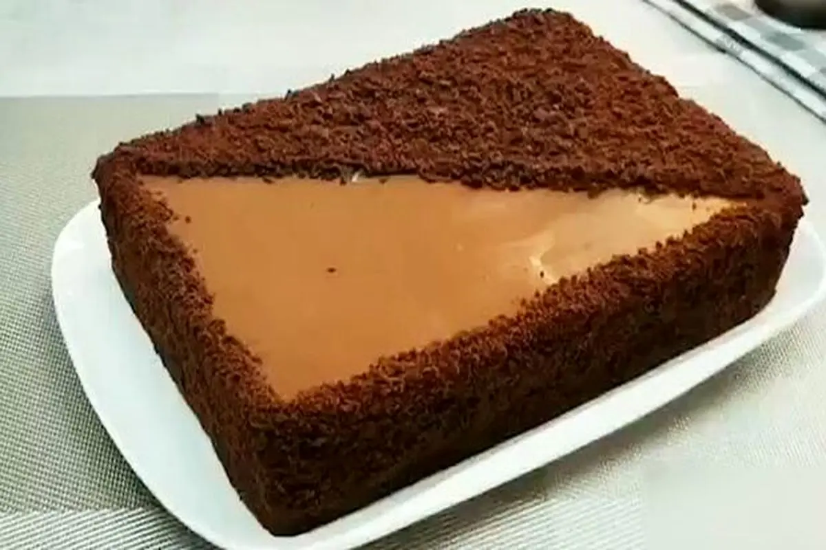 کیک شکلاتی با رویه کاراملی
