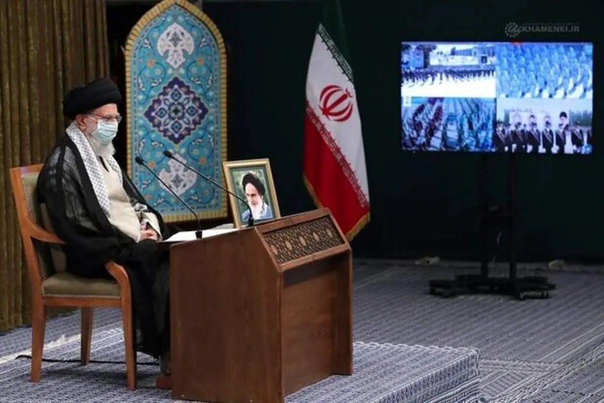 رهبر انقلاب: کسانی که با توهم تکیه به دیگران بهدنبال امنیت هستند، سیلی خواهند خورد
