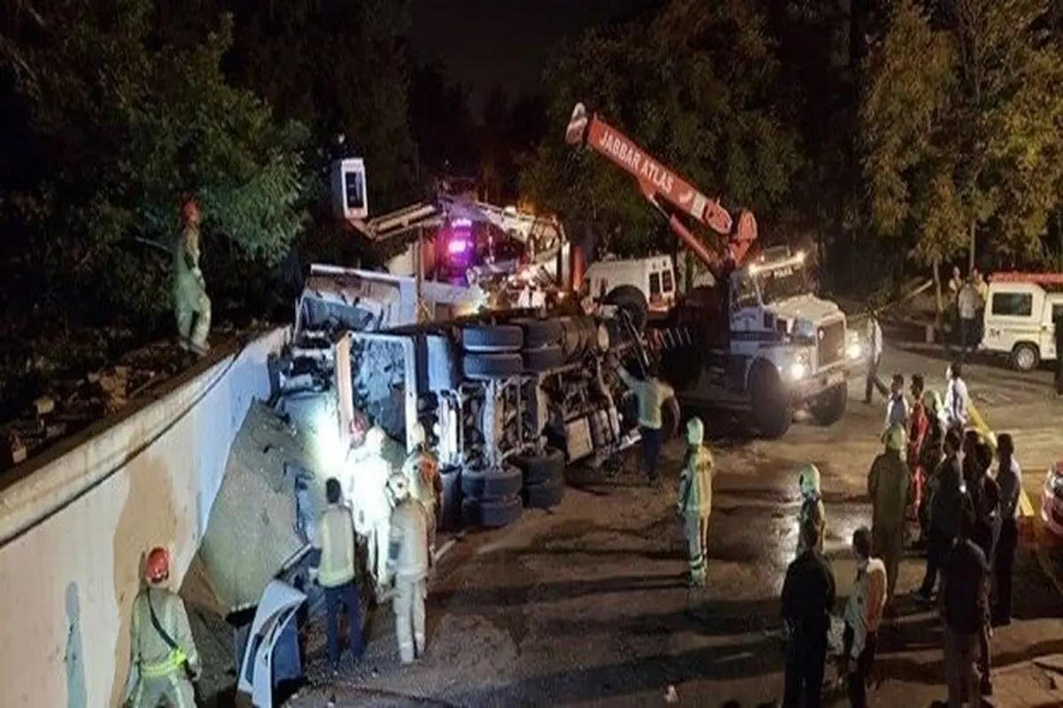 تصادف مرگبار کامیون‌ها در خیابان ولنجک تهران | ۳ نفر کشته شدند + تصاویر