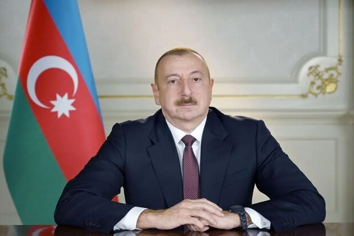 رفتار تحریکآمیز رئیس جمهور آذربایجان؛ نوازش پهپاد اسرائیلی! +فیلم