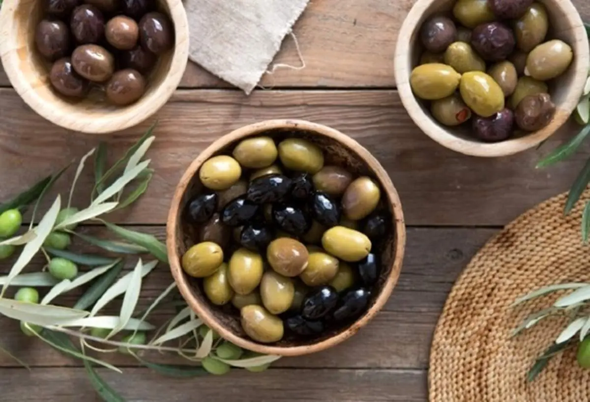 طرز تهیه ترشی زیتون به ۵ روش مختلف