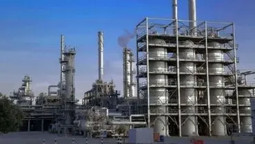 آتش‌سوزی گسترده در یکی از بنادر کویت + فیلم