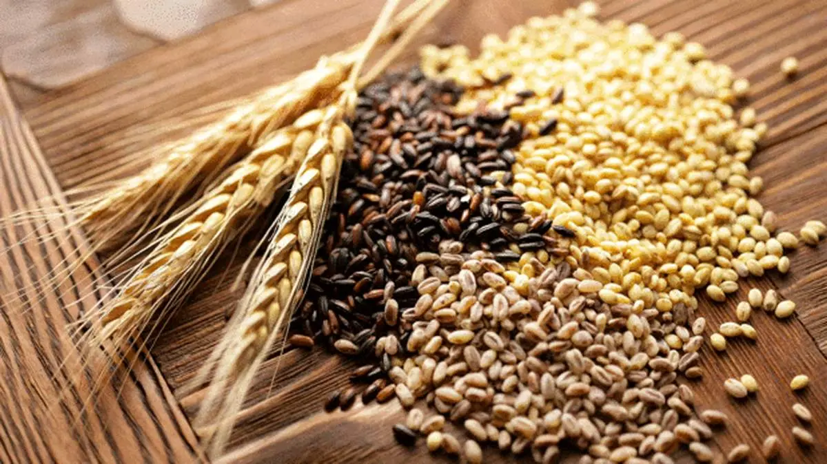 چرا باید مدام غلات کامل بخورید؟