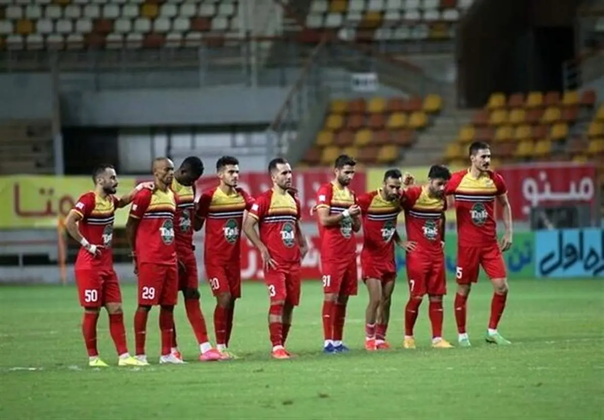 اقدام عجیب باشگاه فولاد خوزستان و ناراحتی بازیکنان/ پاداش قهرمانی صرف خرید یک ماشین لوکس شد؟