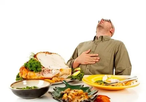 پرخوری عصبی و نشانه‌هایی که باید جدی گرفت

