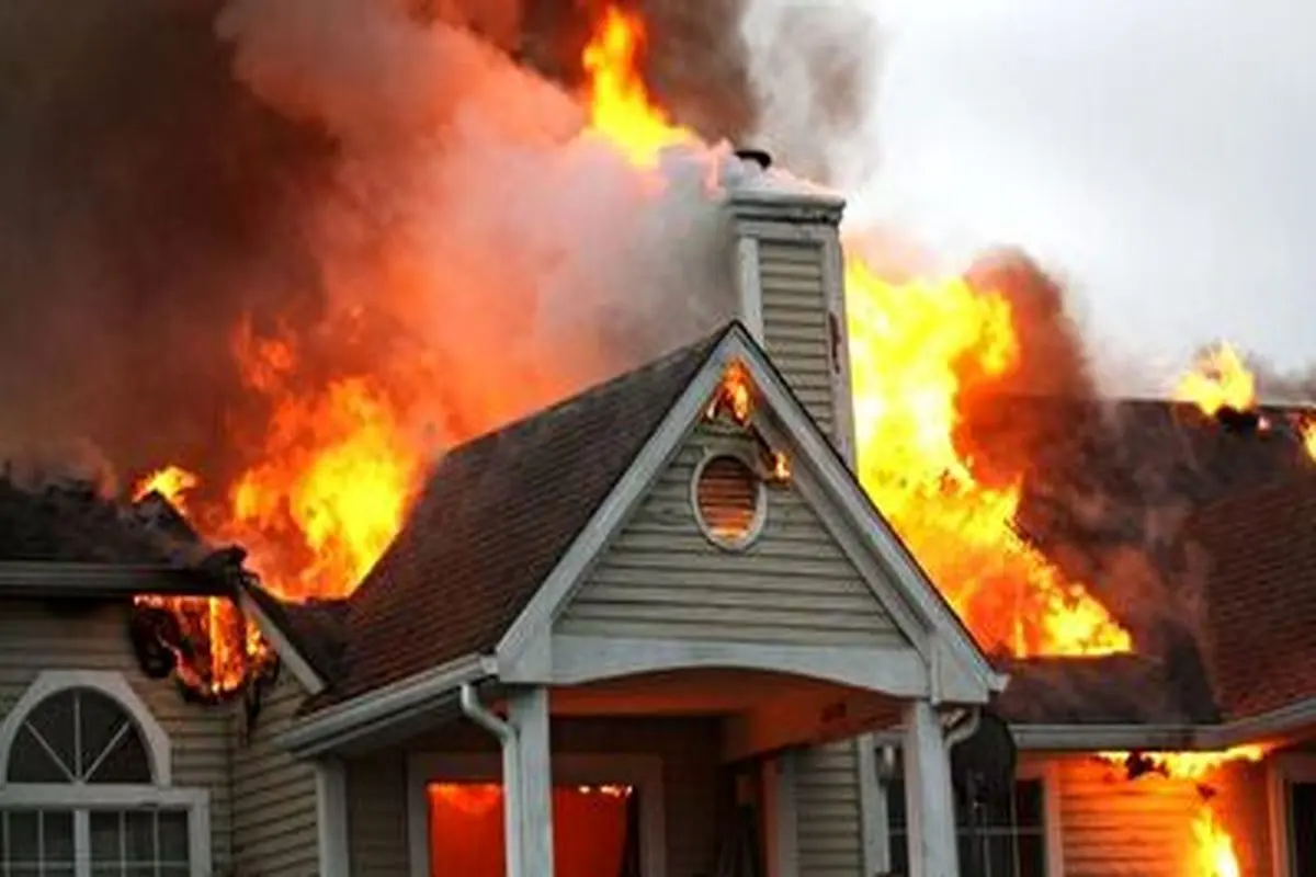 آتش زدن یک خانه توسط زن همسایه! + فیلم