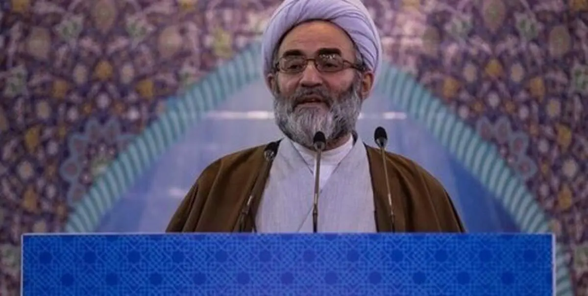 امام جمعه رشت: برخی از آقازاده‌ها ۴۰ سال خون مردم را در شیشه کرده و کشور را به این روز انداختند