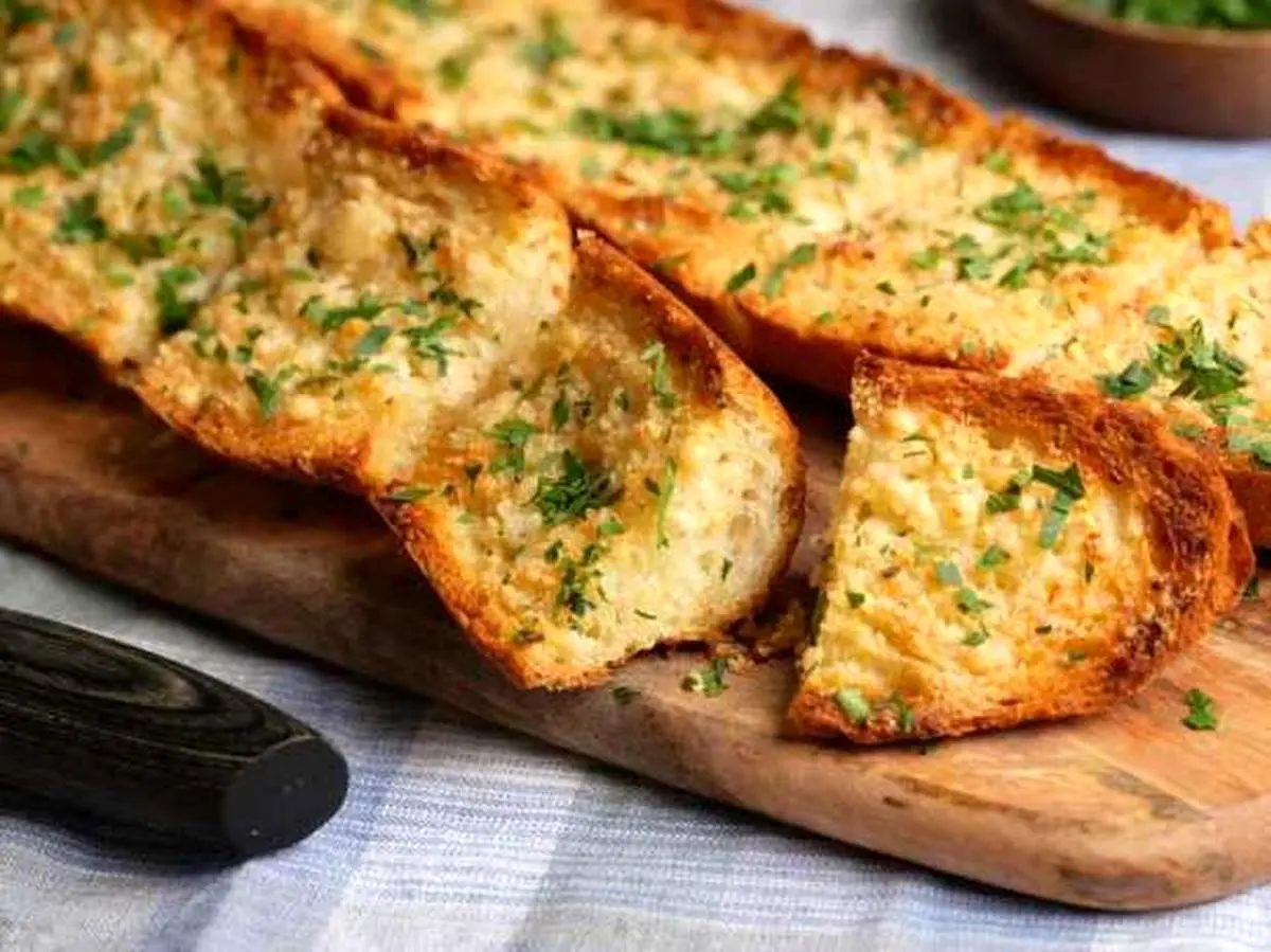 طرز تهیه نان سیر خانگی، ترد و دلپذیر