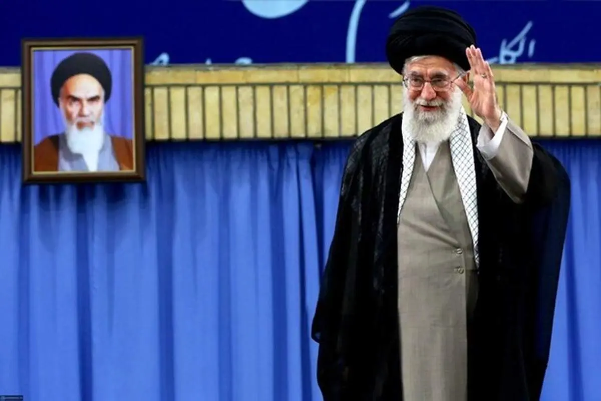 شعرخوانی عربی رهبر انقلاب در توصیف عظمت ولادت پیامبر (ص) + فیلم