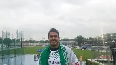 قهرمان المپیک پای بساط سیگارفروشی! +تصاویر