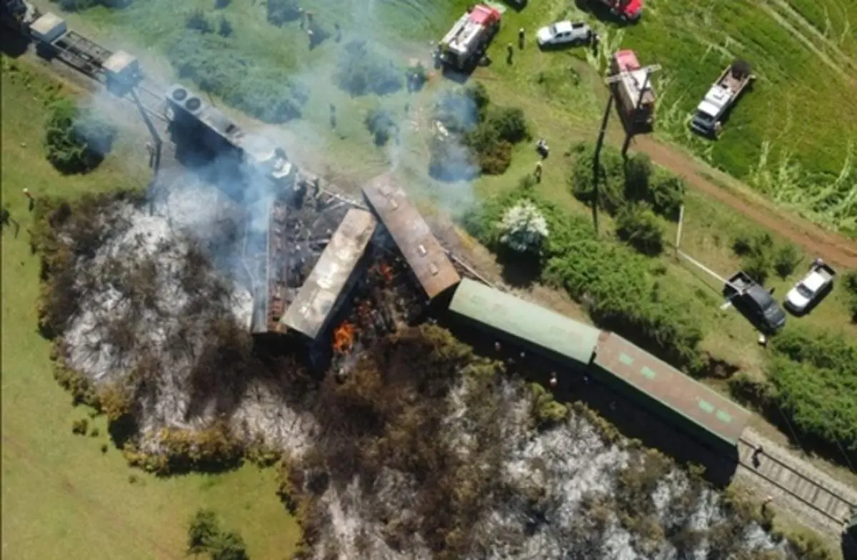 دیدنی های روز؛ از خروج یک قطار باری از ریل در شیلی تا کاروان پناهجویان عازم آمریکا در مکزیک
