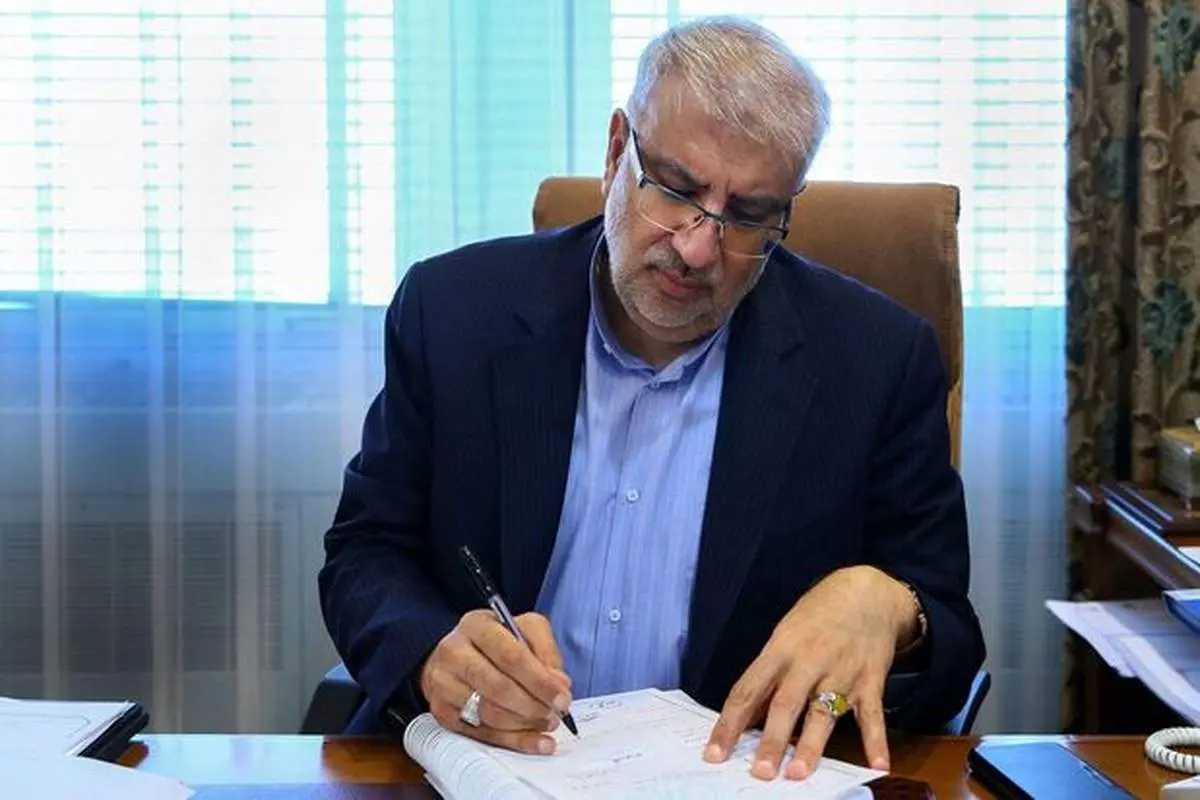 تشکر وزیر نفت از سپاه برای نجات نفتکش ایرانی از چنگ دزدان دریایی آمریکایی