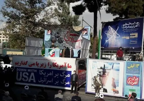 عکسی از دختر سردار سلیمانی در بیت رهبری