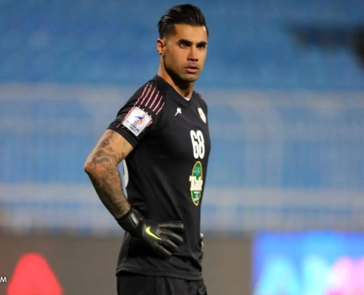 سنگربان جنجالی باز به پرسپولیس رسید