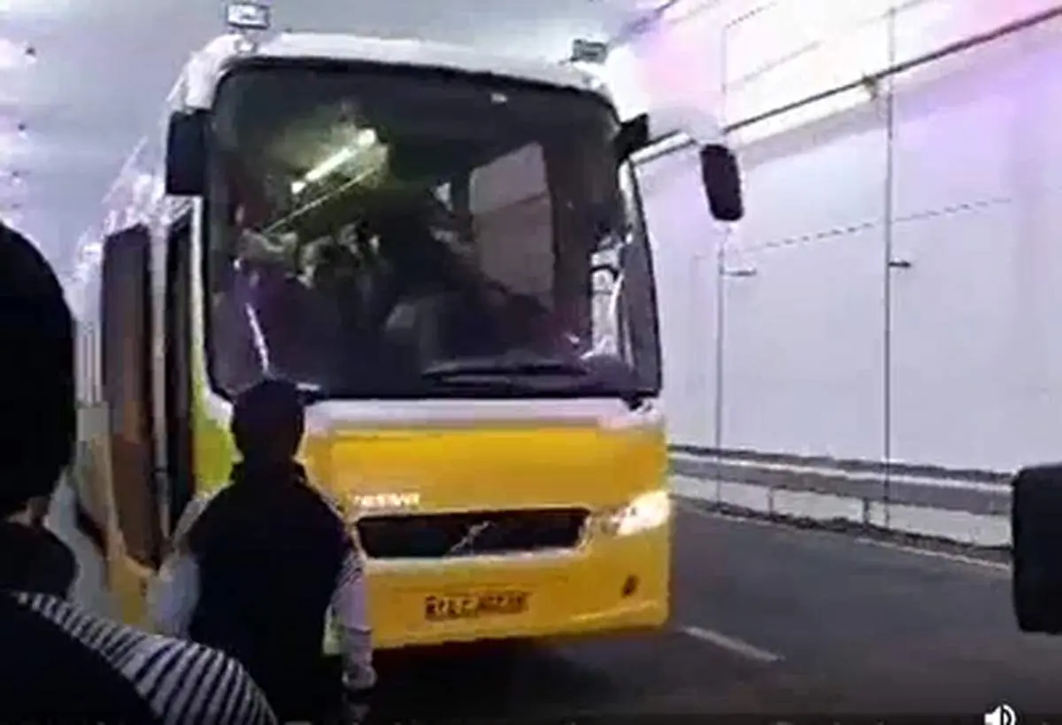 ورود کاروان پرسپولیس به استادیوم آزادی+ فیلم