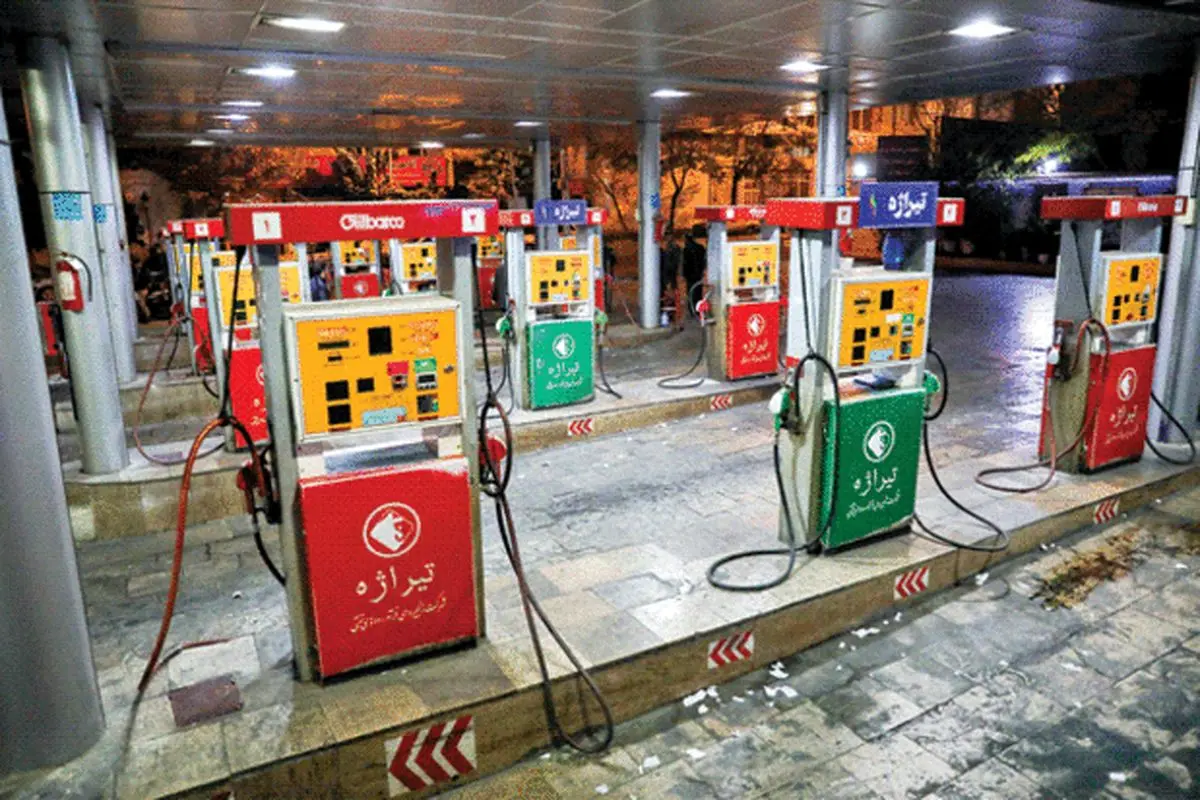 فیلم انفجار موبایل در پمپ بنزین / زنده سوختن ۲ جوان خوزستانی