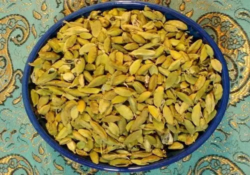 ادویه‌ای شگفت‌انگیز برای کنترل قند خون و خوشبو کردن دهان


