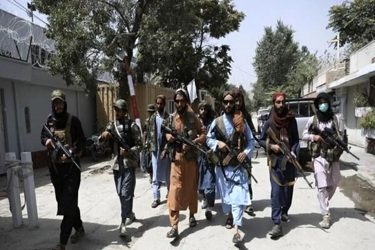 رژه نظامی طالبان با خودرو‌های زرهی و بالگرد در قندهار +فیلم