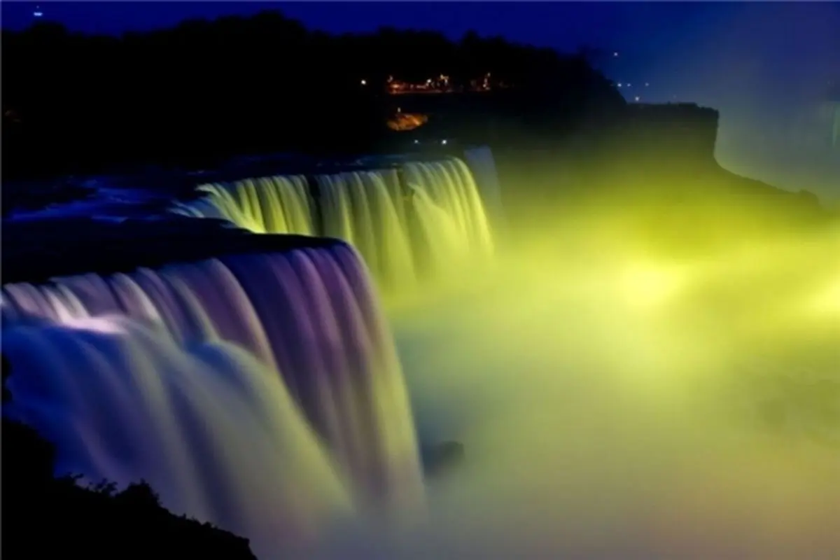 تصاویر رویایی از آبشار‌های نیاگارا در شب