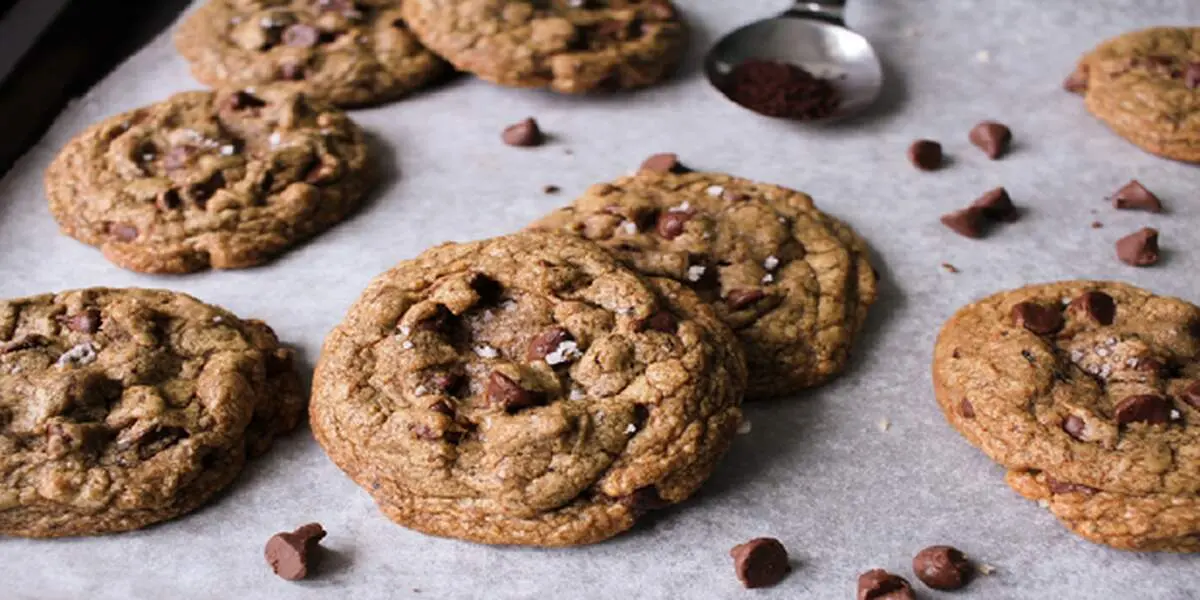 طرز تهیه بیسکویت خانگی با طعم قهوه
