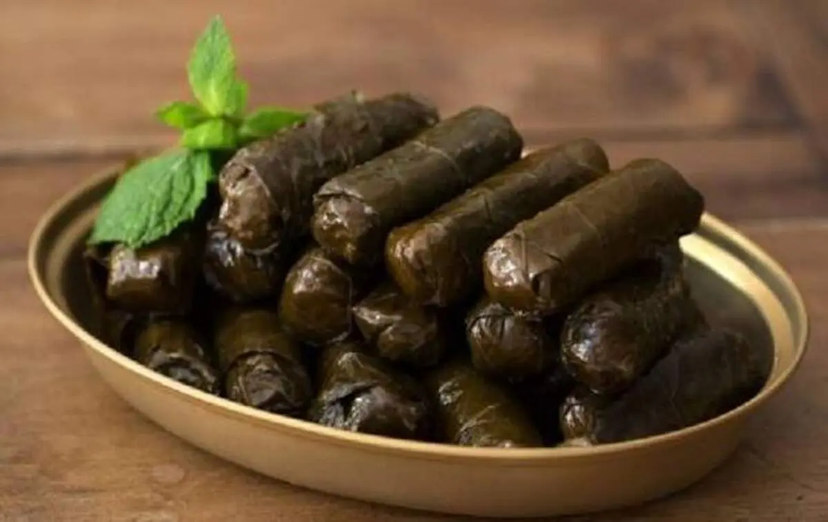 طرز تهیه «دلمه برگ مو» غذای پرطرفدار ترکی