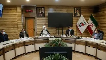 ارائه بسته هدیه سازمان بازرسی کل کشور به رئیس بنیاد شهید