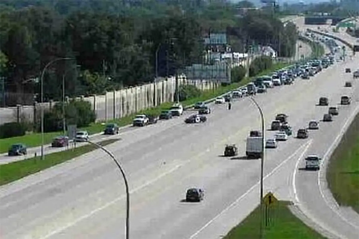 اقدام به خودکشی یک مرد که با هوشیاری رانندگان ناموفق ماند + فیلم