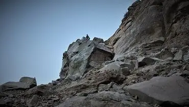 انفجار صخره ۵۰۰۰ تُنی در آزادراه تهران-شمال / گزارش تصویری